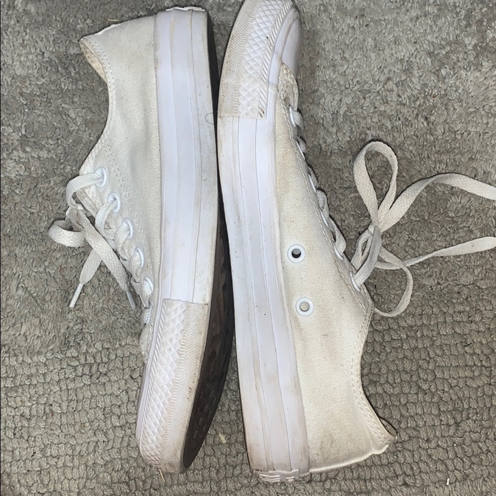Al white Converse